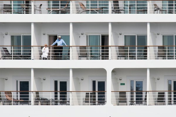 Quels sont les meilleurs conseils pour une plongée dans les récifs coralliens de la mer d'Andaman, Thaïlande : équipements et périodes ?